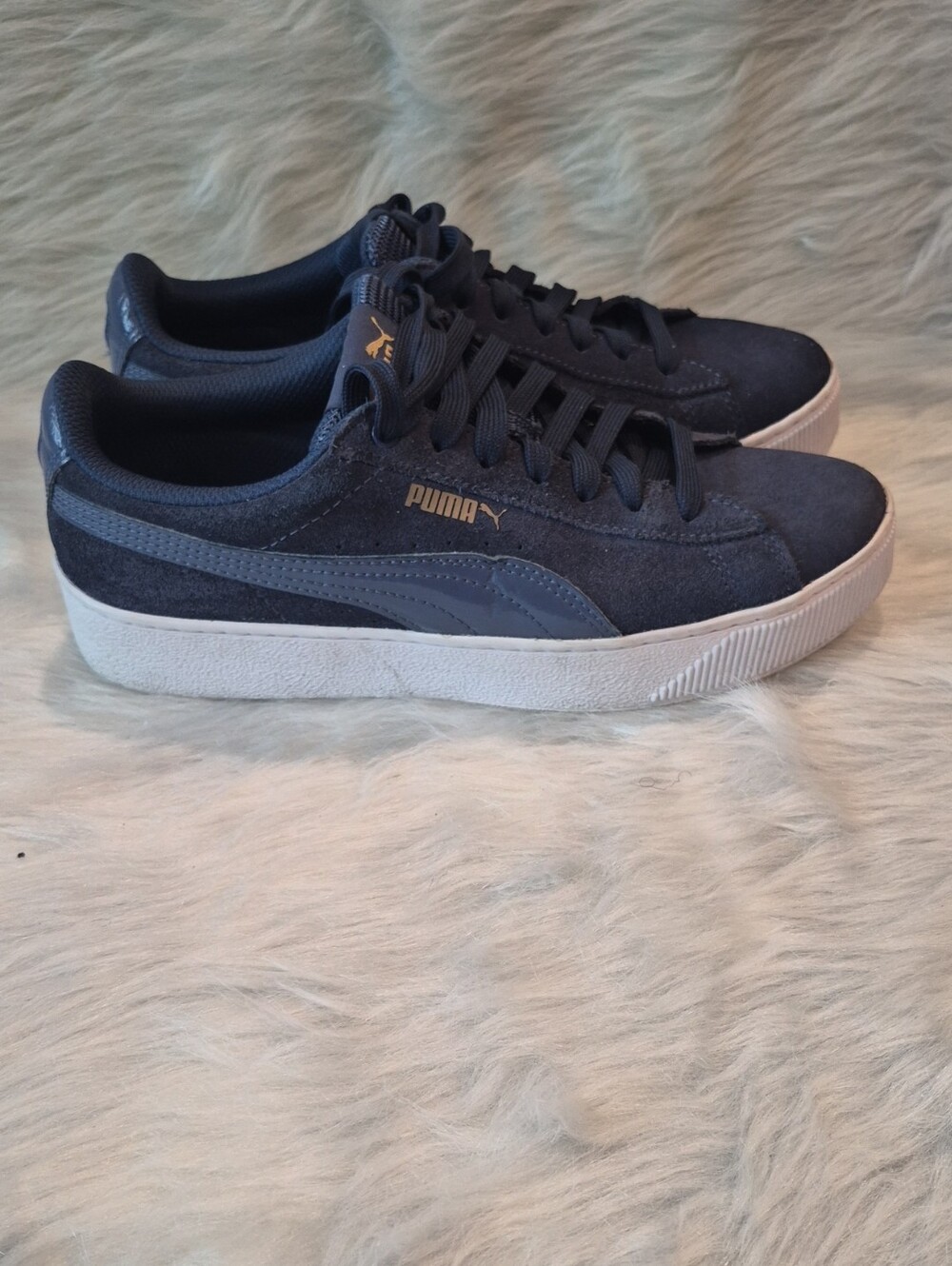 Puma Low-Top Suede Sneakers in Navy Blue Sz. 8.5